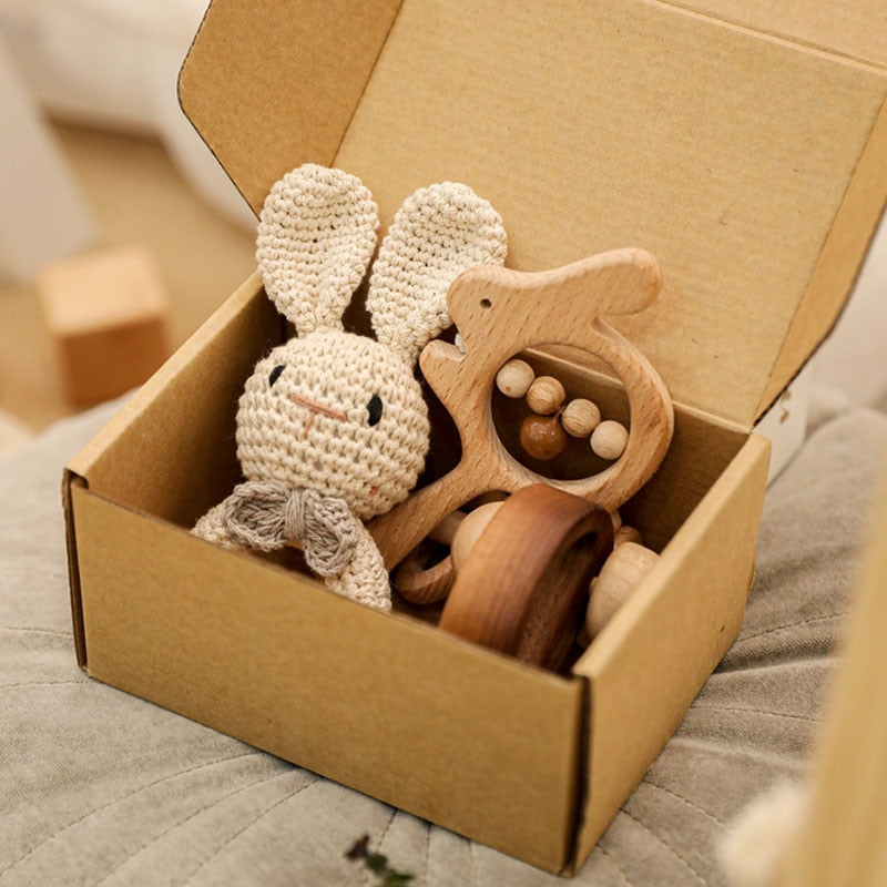 Mordedor e peças montessorianas em madeira para bebê brincar