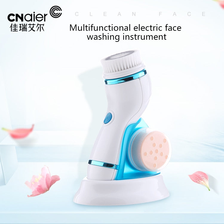 Escova de limpeza facial Elétrica 4 em 1. Faz limpeza profunda a prova de água e com carregamento USB. Cabeça macia ultrafina.